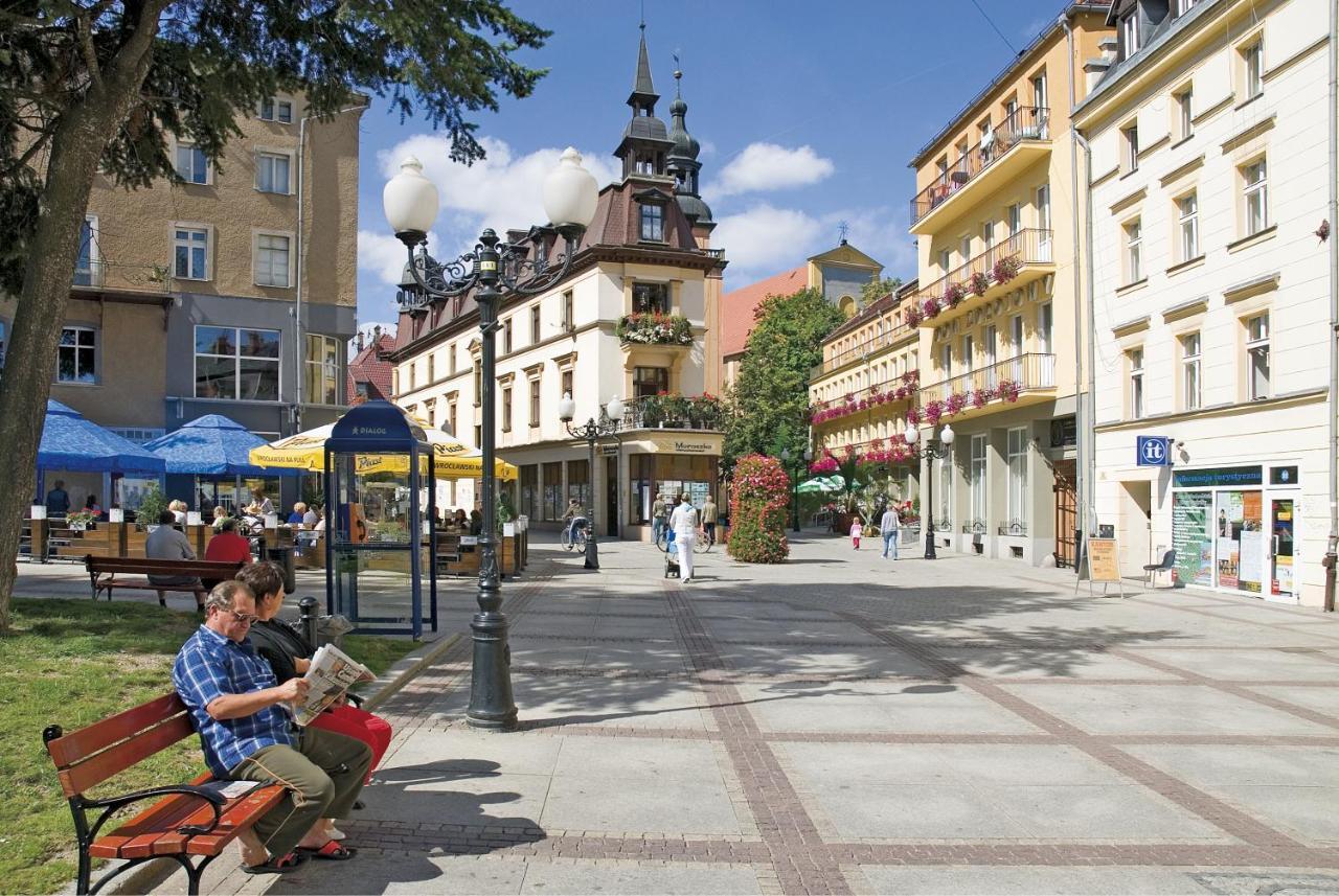 Aparthotel Dom Zdrojowy Jelení Hora Exteriér fotografie