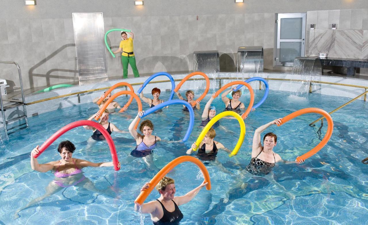 Aparthotel Dom Zdrojowy Jelení Hora Exteriér fotografie