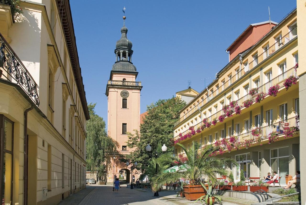Aparthotel Dom Zdrojowy Jelení Hora Exteriér fotografie